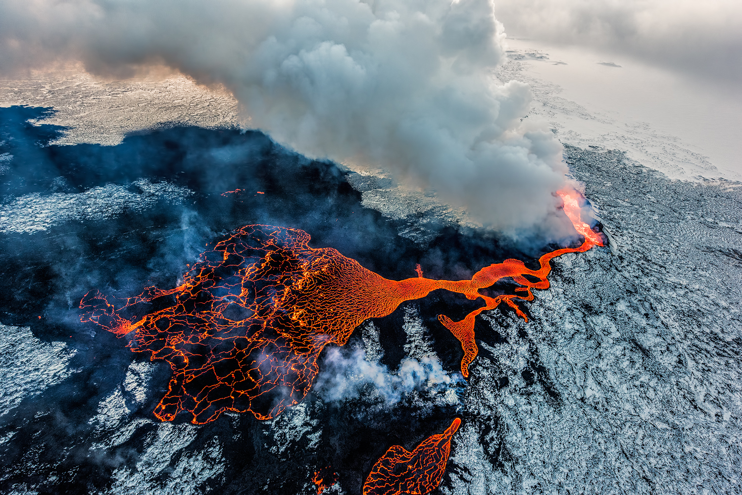 15-incredible-photographs-of-the-holuhraun-volcano-in-iceland-1.jpg
